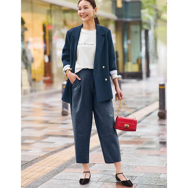 体型をふんわりカバーするコクーンシルエットパンツ