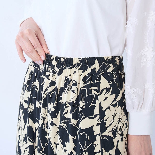 ウエストは総ゴム仕様でラクなはき心地