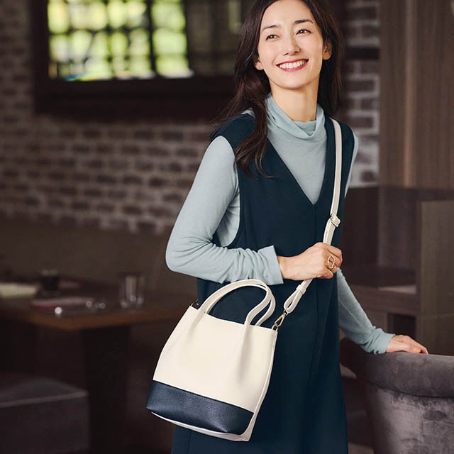 両手があいて便利なショルダー仕様にも