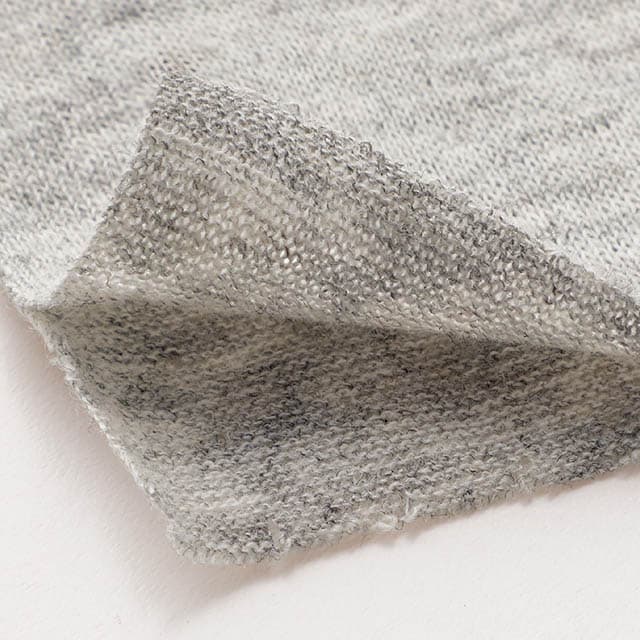 二重仕立ての接結素材でふっくらやさしい肌ざわり