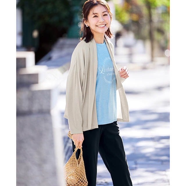 さっと着るだけで、太陽の熱からも紫外線からも守ってくれる着流しカーディガン