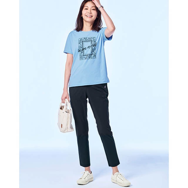 あらゆるシーンに対応する夏の万能テーパードパンツ