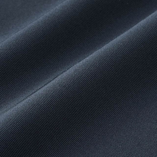 肌が触れるたびに、ひんやり涼を感じ、汗をかいてもサラサラでなめらかな肌ざわり