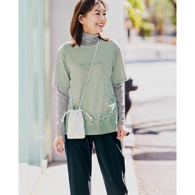 首やデコルテ、腕の隙間のうっかり焼けをカバーする接触冷感ボレロ