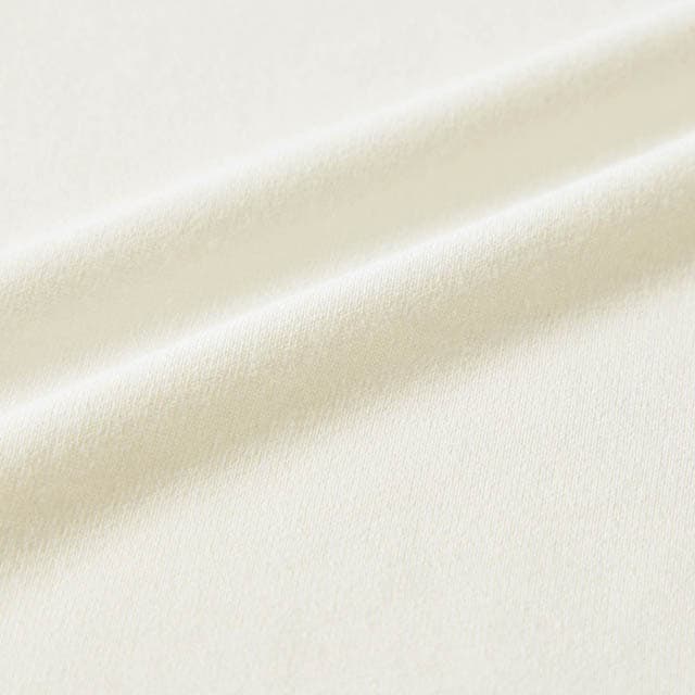 ウェア内の温度上昇を軽減する遮熱機能付き