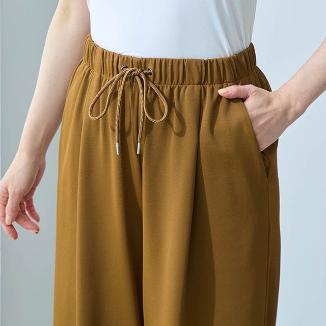 ウエストゴムでラクなはき心地