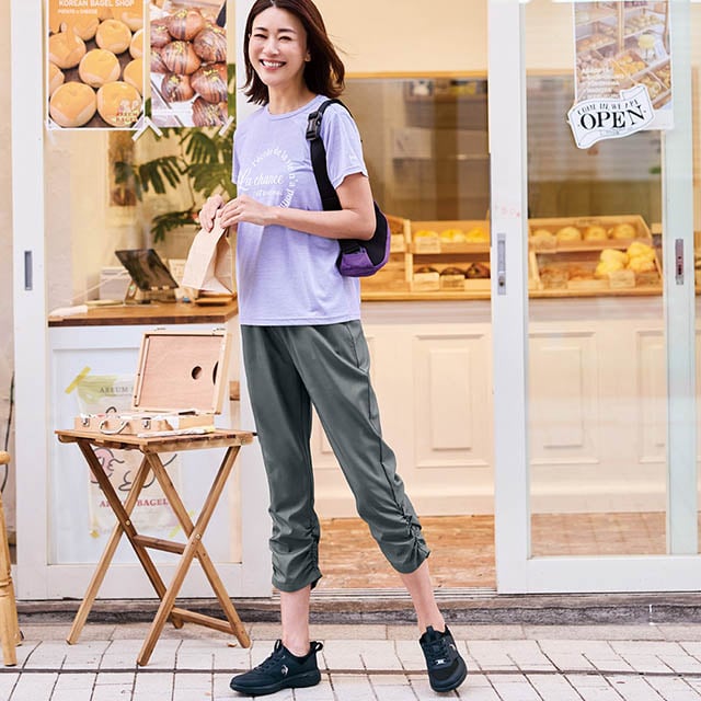 シンプルコーデにメリハリがつく裾クシュデザイン