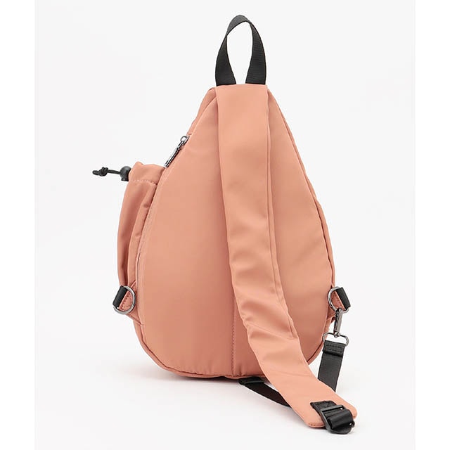 ショルダー下部は付け替え可能なので、右かけも左かけもOK