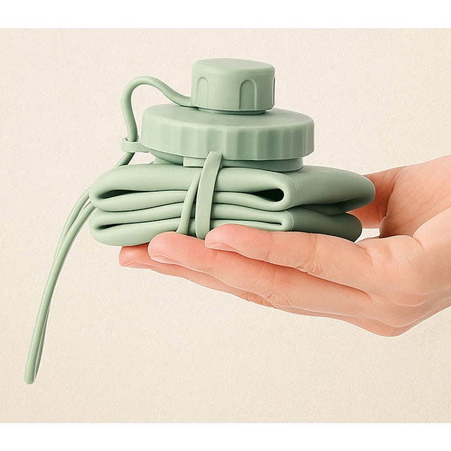 折り畳むと約6.5cmの厚みに