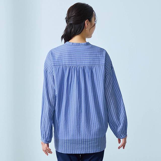 ヨーク切替え&ギャザーで背面すっきり