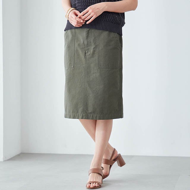 タイトすぎずストンと落ちるボックスシルエット