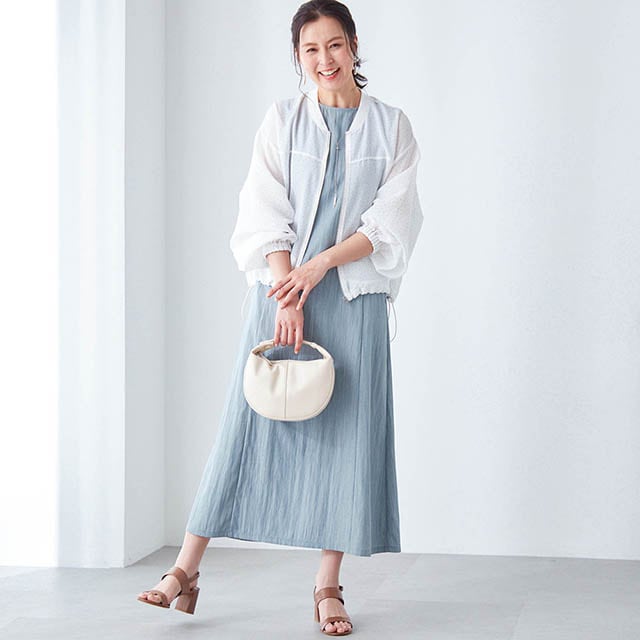 すっきりとしたシンプルなデザインだからどんな羽織りでもあわせやすい◎