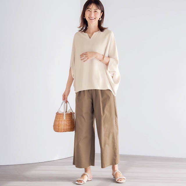 サッと着るだけですっきり見えが叶うトップス