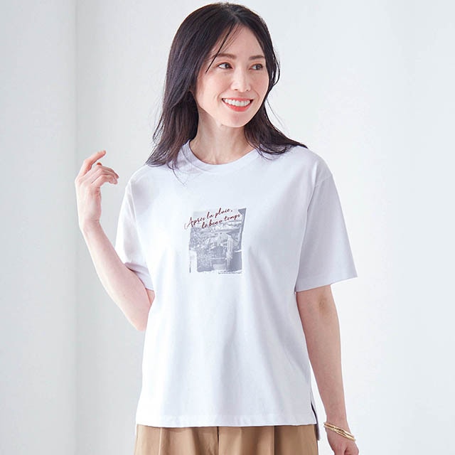 体のラインを拾いにくい、ゆとりのあるボックスシルエット