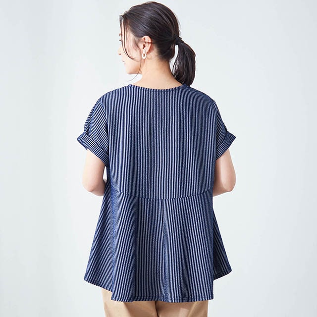 後ろ長めのフレアラインがヒップをカバー