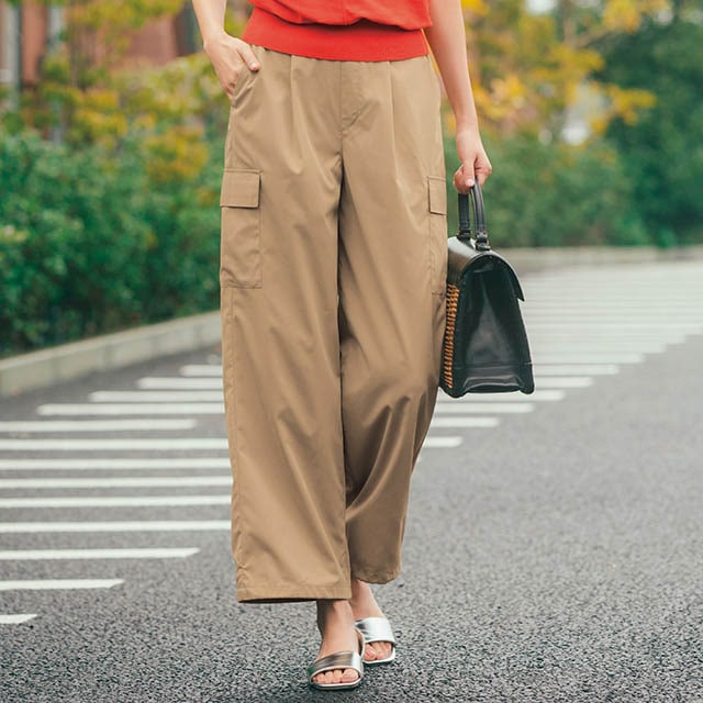 多機能な仕様で夏を快適に過ごす、大人のためのカーゴパンツ