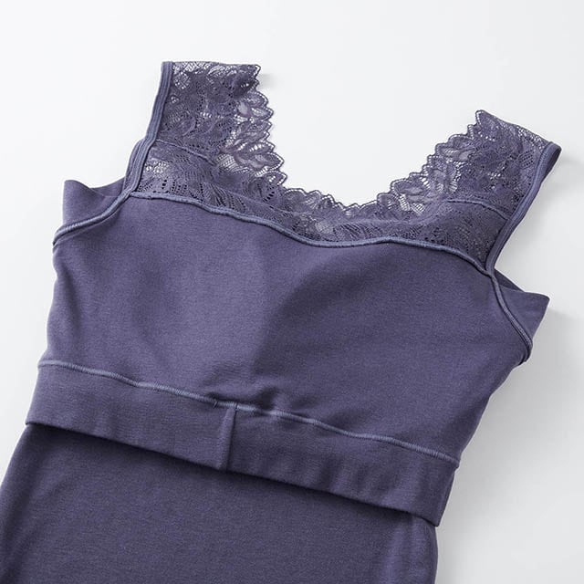 アンダー部分はゴムを使わず身生地でパワーネットをくるみ込み肌あたりに配慮