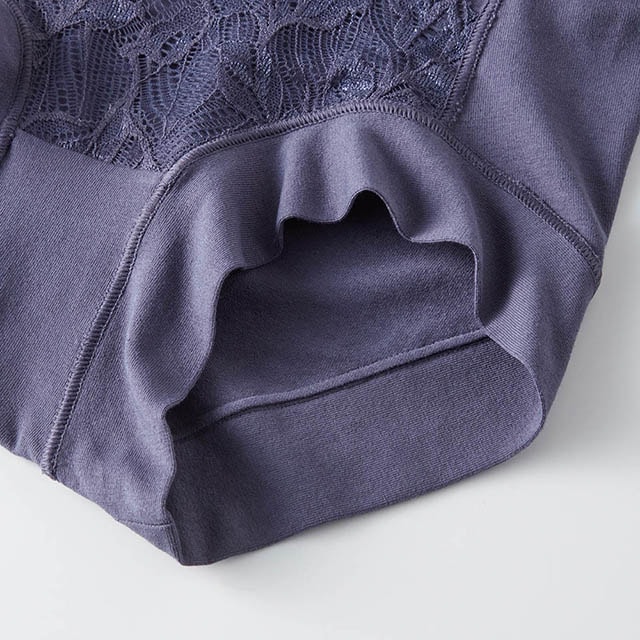 ゴロつきを感じやすい太い縫い目は外側にした、肌側フラットな仕様