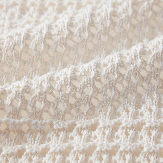 さらりとした清涼感のあるニット素材