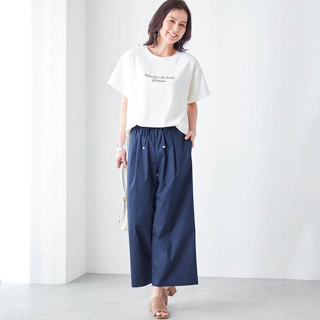 ゆったりとしたワイドシルエットで風通し良好