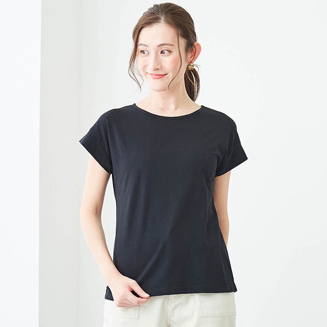 Tシャツは天竺素材で単品でのコーデも楽しめる