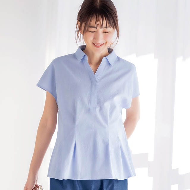 上下のタック使いによる視覚効果で、キュッと細見え