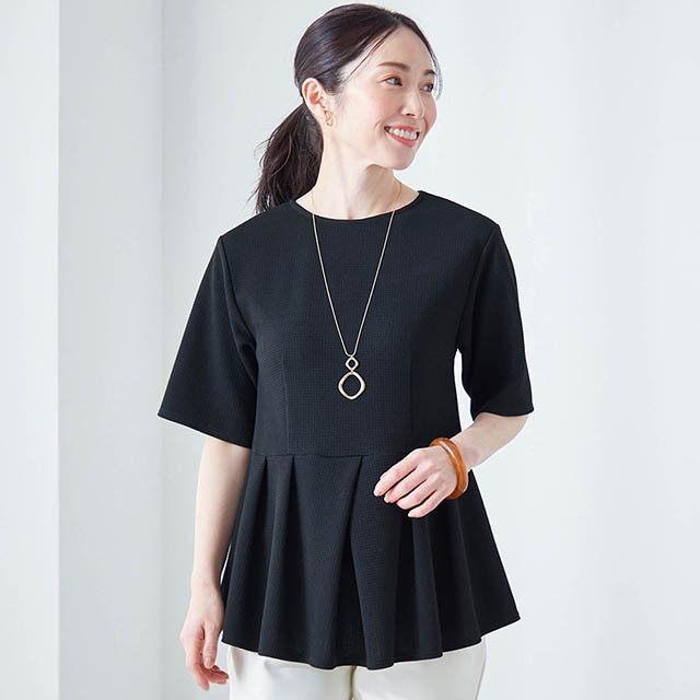 二の腕がしっかり隠れる五分袖