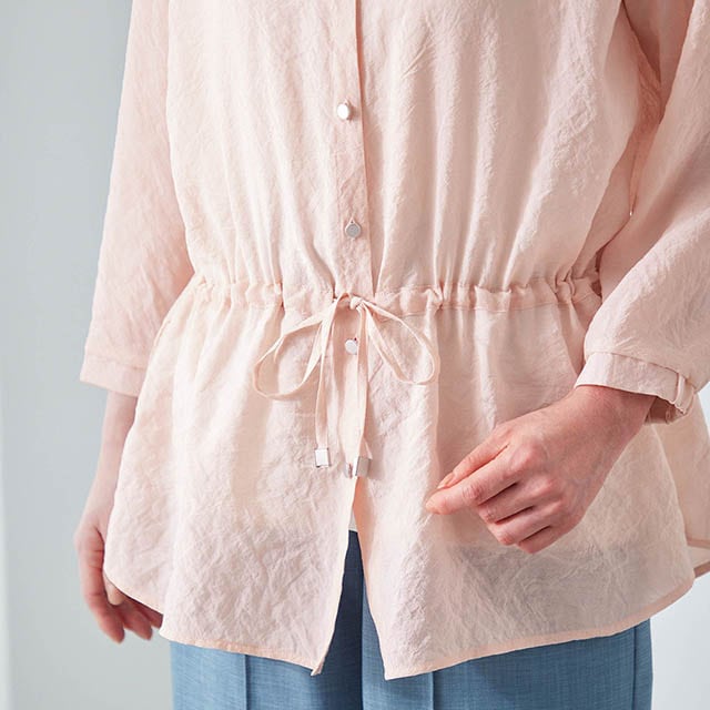 ウエストはドロスト仕様でお好みのシルエットに