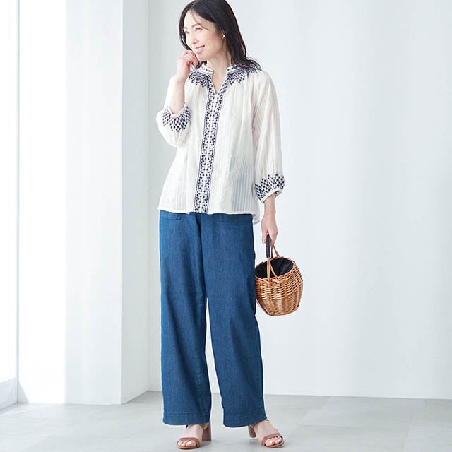 着るだけで一気に華やぐ繊細な刺繍デザイン