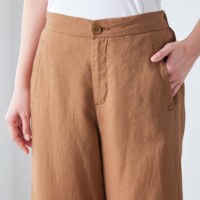 きちんとした前開き仕様で上品にもカジュアルにも◎