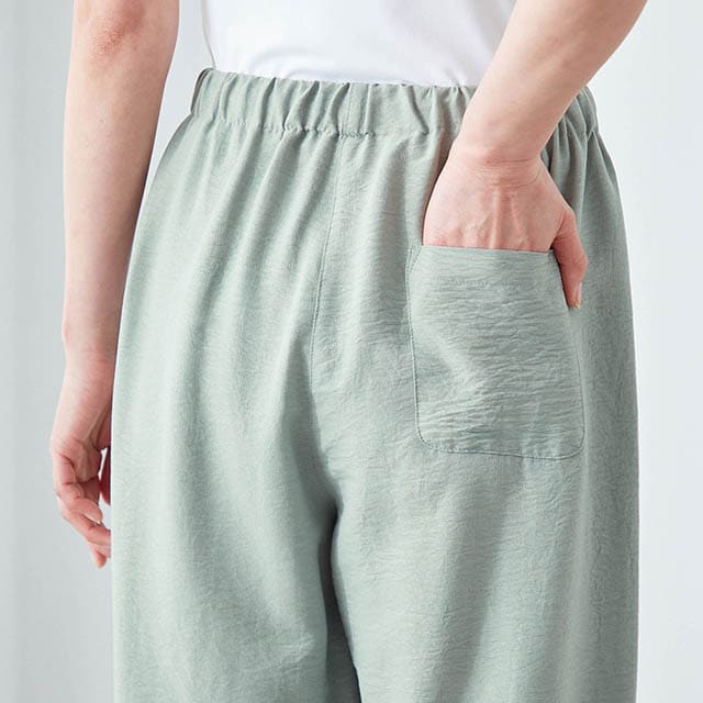パンツの後ろにはポケット付き