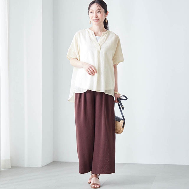 ゆとりのある身幅と前後差のある着丈で体型カバー効果あり