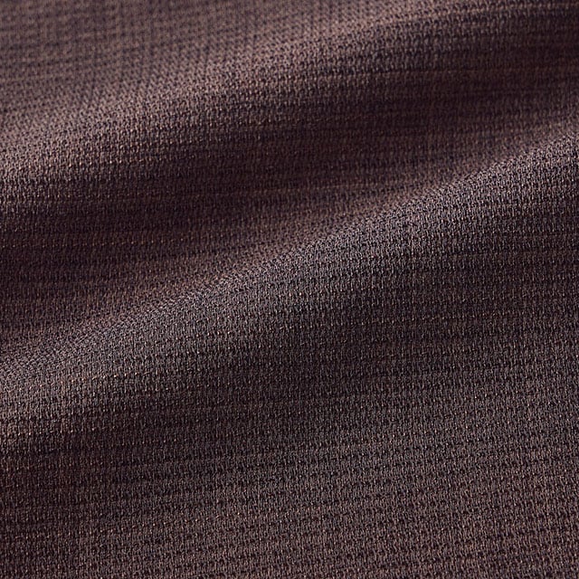 UVカット機能付きで、シワになりにくく通気性の高い麻調合繊素材