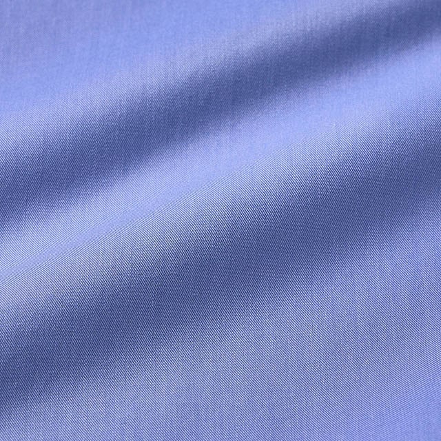 ハリ感のある綿混素材