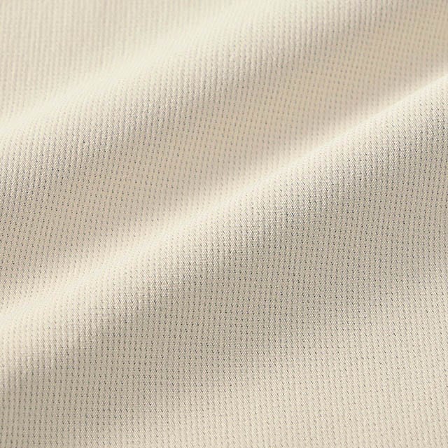 シルクのような光沢感があり、さらっとしてなめらかな肌ざわり