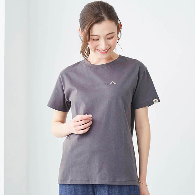 パンダがソロキャンプしている様子をさりげなくプリントした一枚