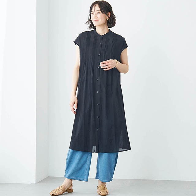 ボタンを閉じて一枚でも、開けて羽織りとしても着まわせる一着
