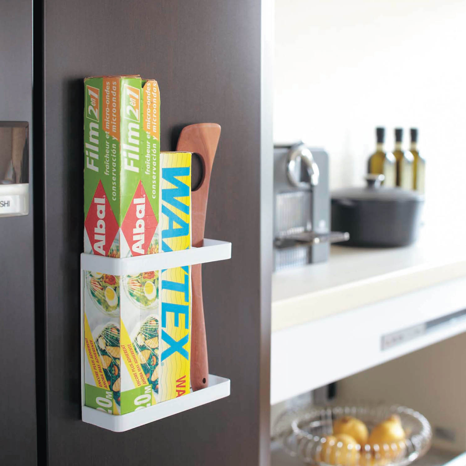 【タワー/tower】マグネットで取り付けられるラップホルダー