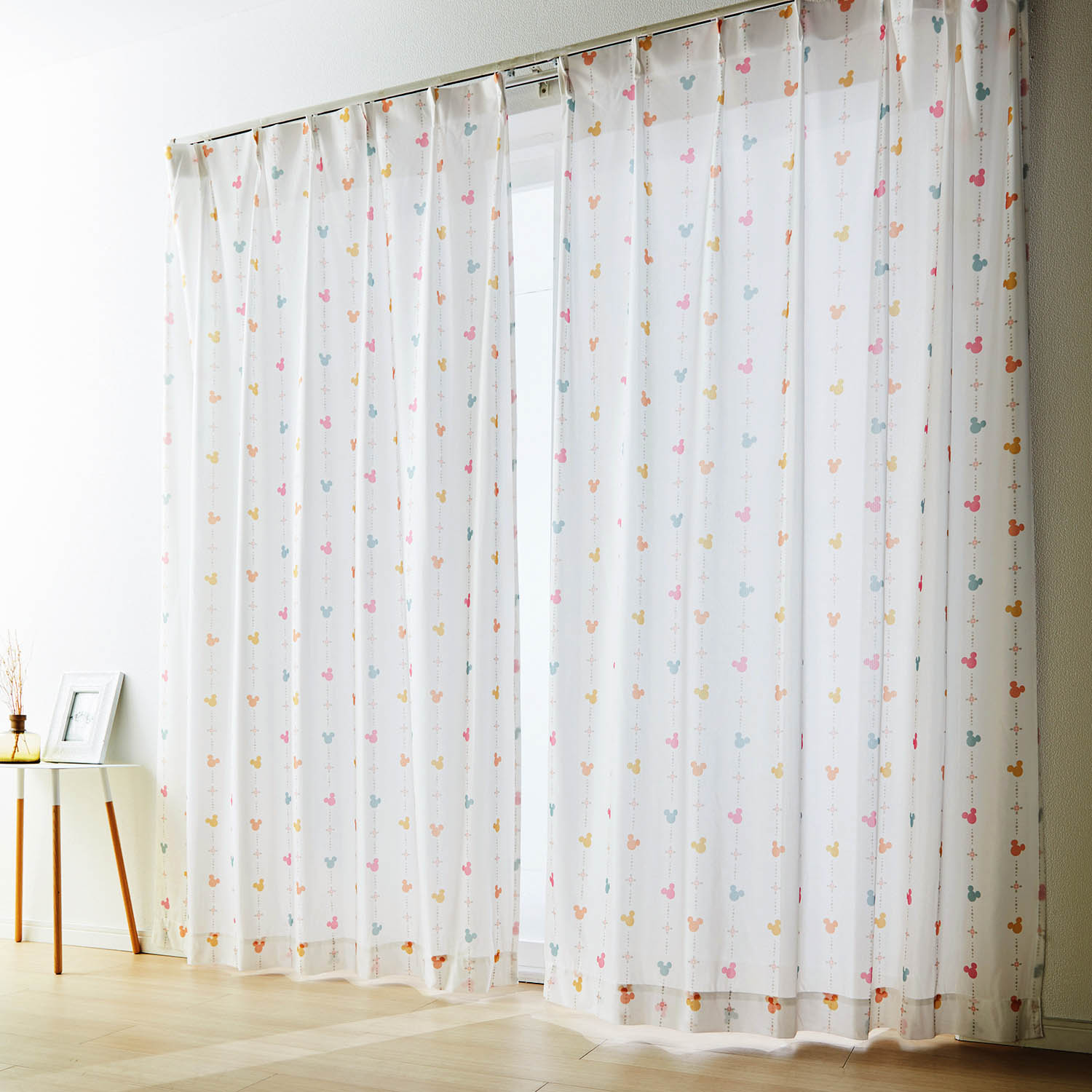 UVカット・遮熱・遮像レースカーテン「ミッキーモチーフ」 <2枚組><1枚>(ディズニー/Disney) UVカット・遮熱・遮像レースカーテン「ミッキーモチーフ」 <2枚組><1枚>(ディズニー/Disney)