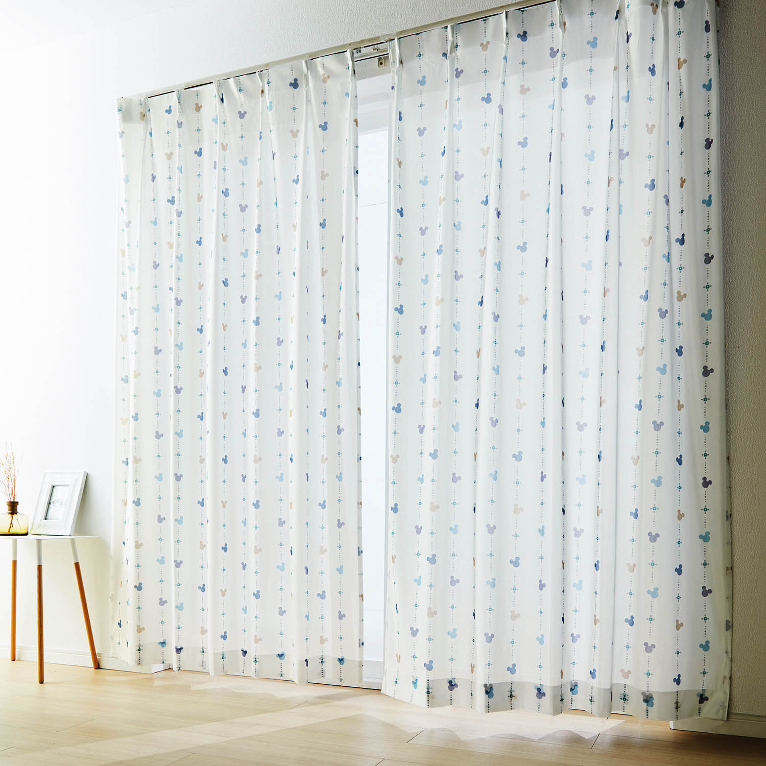 UVカット・遮熱・遮像レースカーテン「ミッキーモチーフ」 <2枚組><1枚>(ディズニー/Disney) UVカット・遮熱・遮像レースカーテン「ミッキーモチーフ」 <2枚組><1枚>(ディズニー/Disney)