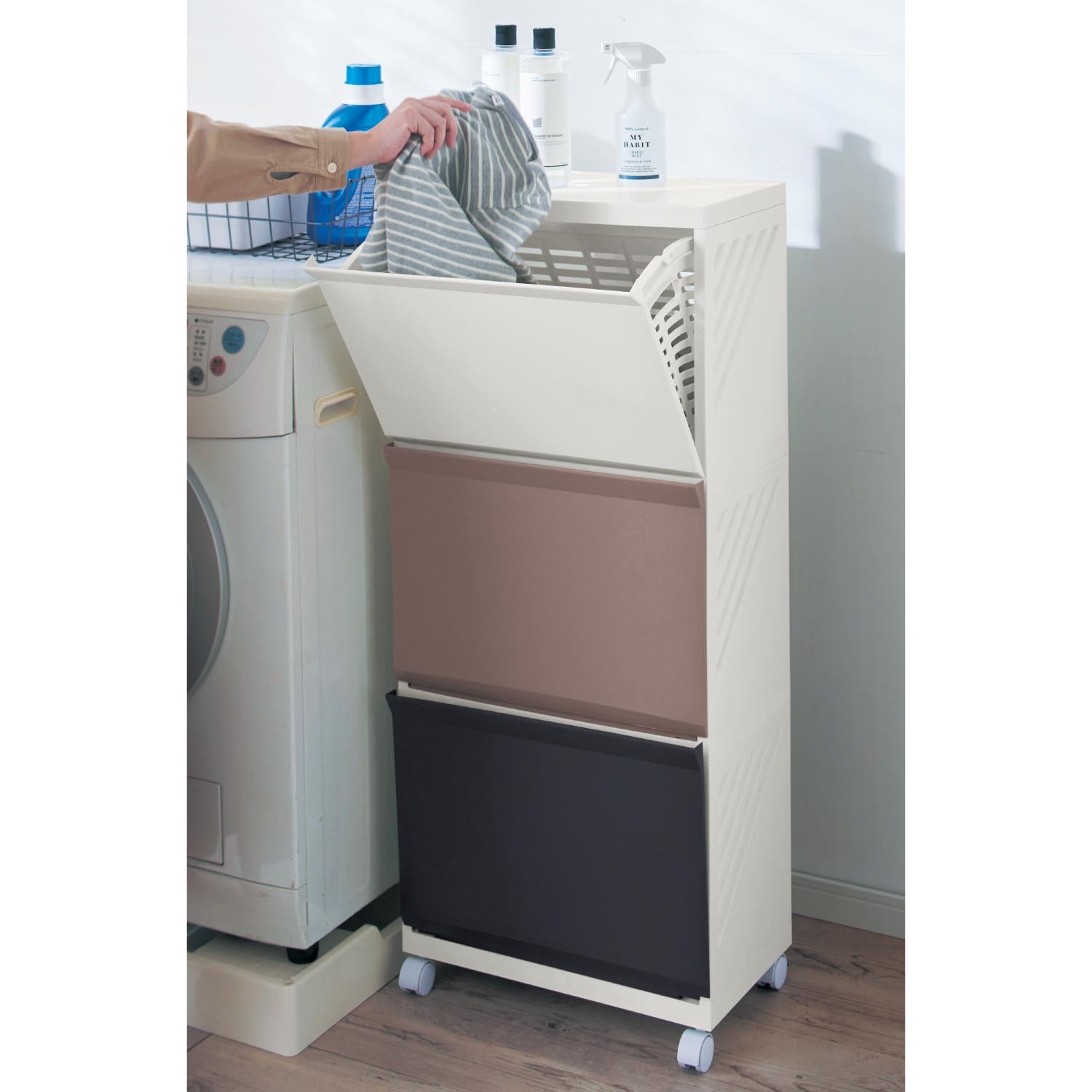 バスケットが取り外せる薄型ランドリーワゴン <幅22cm/幅44cm> バスケットが取り外せる薄型ランドリーワゴン <幅22cm/幅44cm>
