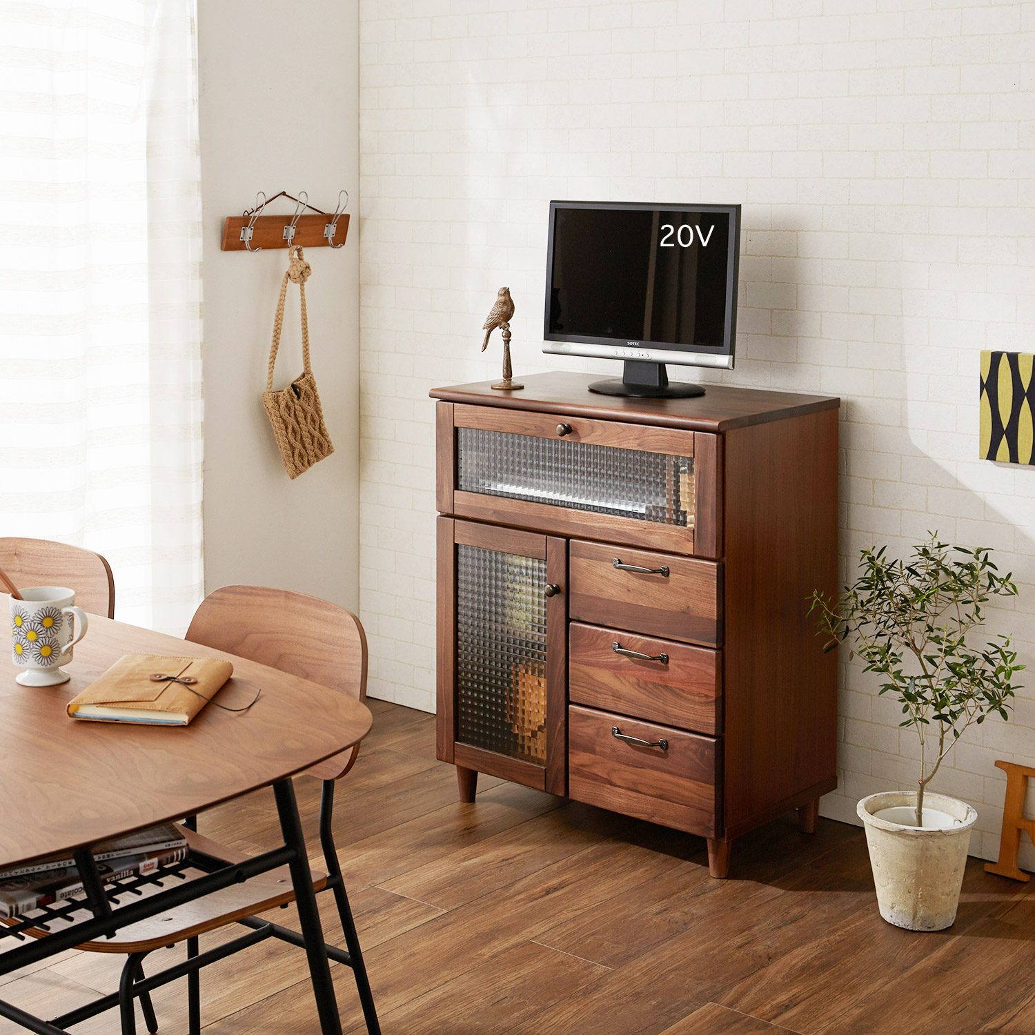 【ベルメゾン】ウォルナット材のハイテレビ台