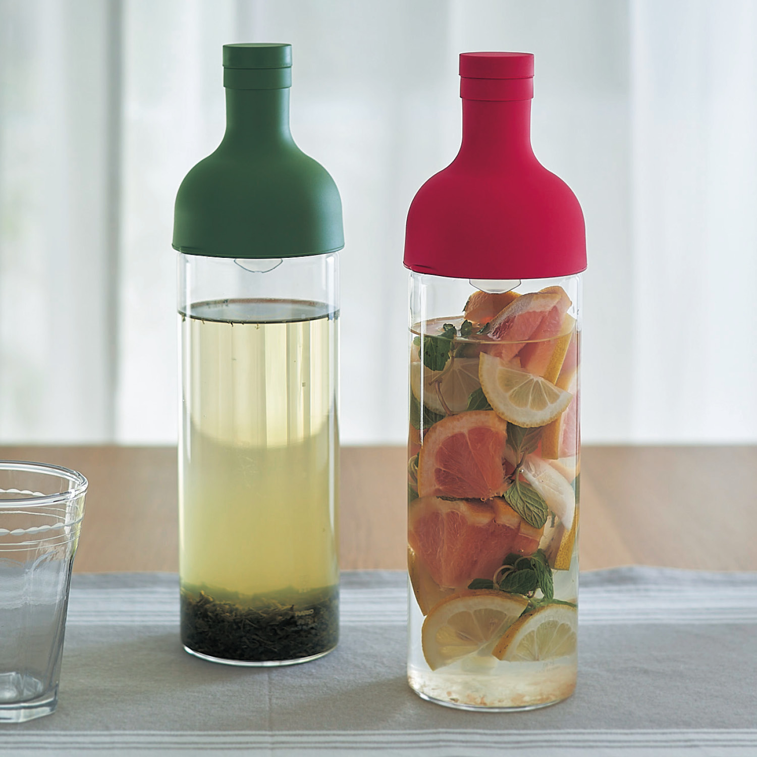 水出し茶が作れる冷水筒 麦茶ポット フィルターインボトル 750ml ハリオ Hario 通販のベルメゾンネット 水出し茶が作れる冷水筒 麦茶ポット フィルターインボトル 750ml ハリオ Hario 通販のベルメゾンネット