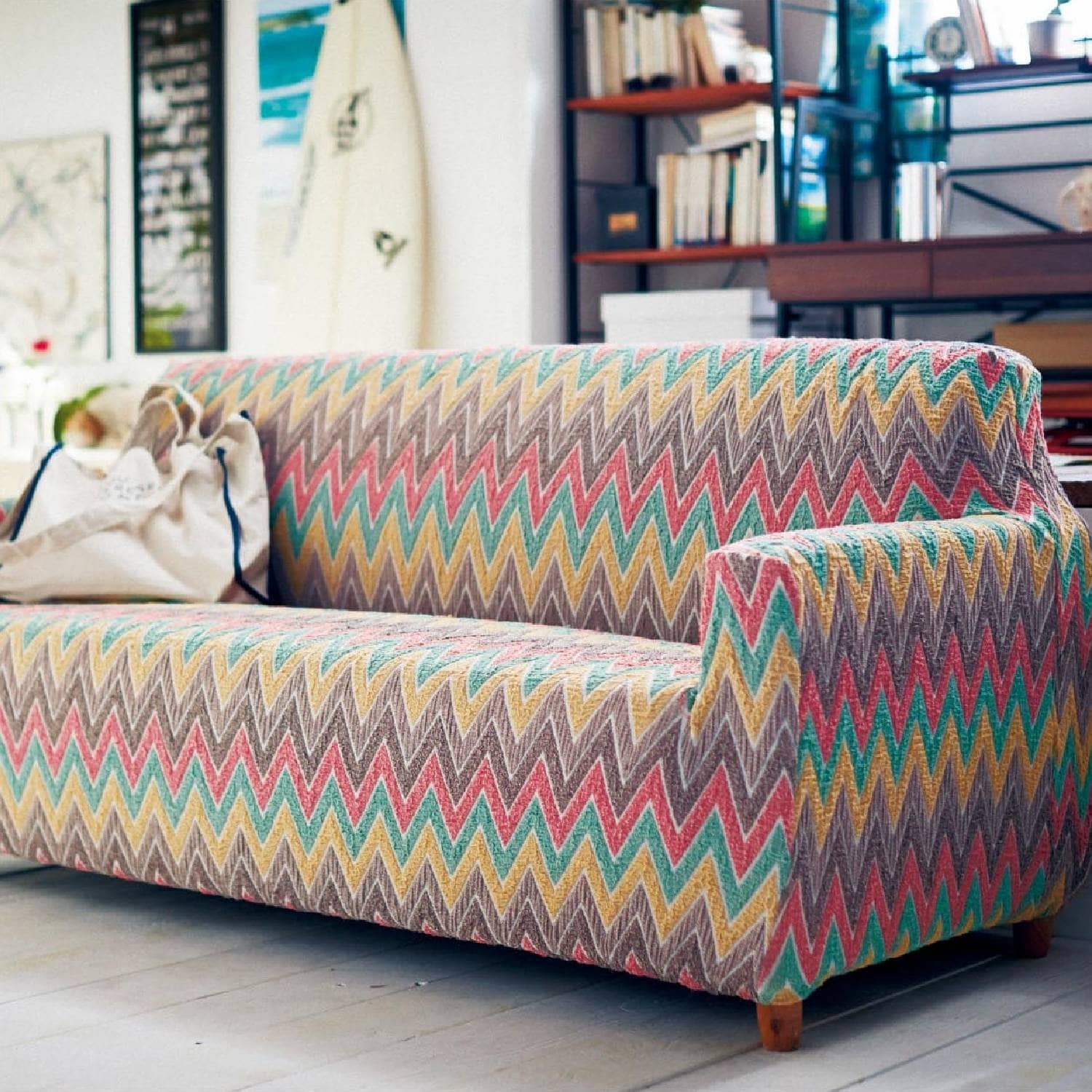 【ベルメゾン】ぴったりフィットするネイティブ柄の伸びるソファーカバー