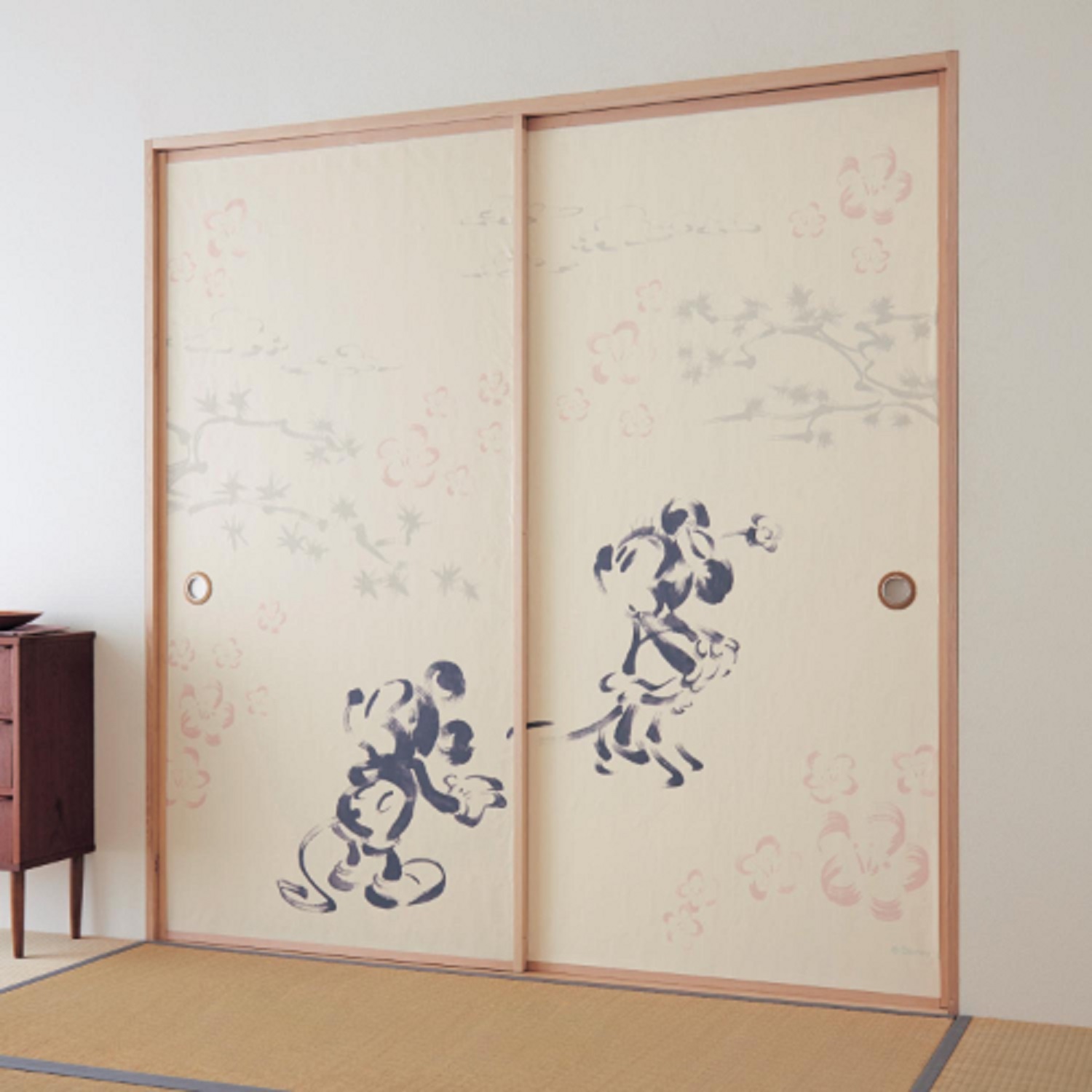 水で貼るふすま紙2枚セット 選べるキャラクター ディズニー Disney 通販のベルメゾンネット 水で貼るふすま紙2枚セット 選べるキャラクター ディズニー Disney 通販のベルメゾンネット