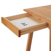 引出しにはA4用紙が入ります。
