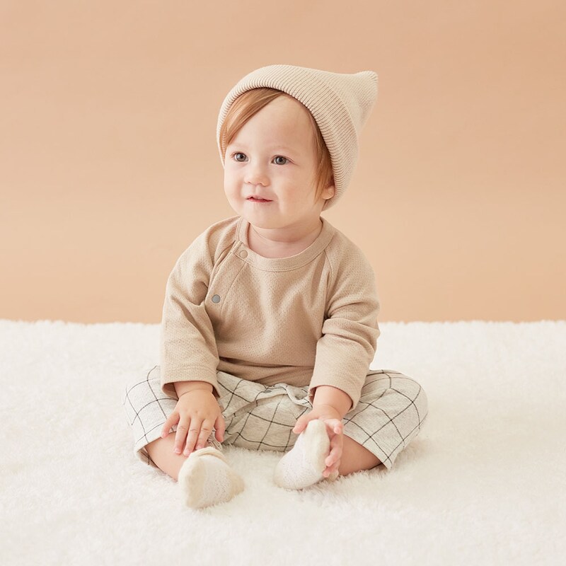 ベージュ×オートミール／モデル身長72㎝・70サイズ着用・体重8.5㎏