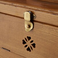 素材アップ／真鍮風の金具とミシン加工で作り上げたレース模様。
