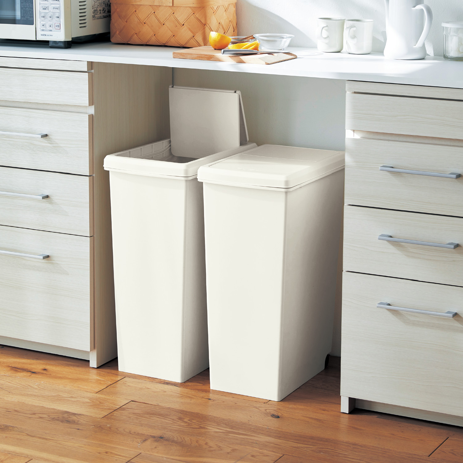 【ベルメゾン】キャスター付きスライド蓋付きスリムキッチンゴミ箱[日本製]