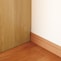壁との隙間をつくらない巾木よけ付き